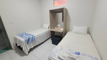 Quarto duplo luxo, ar-condicionado | Wi-Fi de cortesia