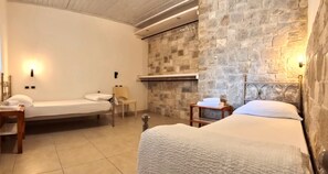 Blackout drapes, soundproofing, iron/ironing board, free WiFi - Villa Arianna (Gardola)