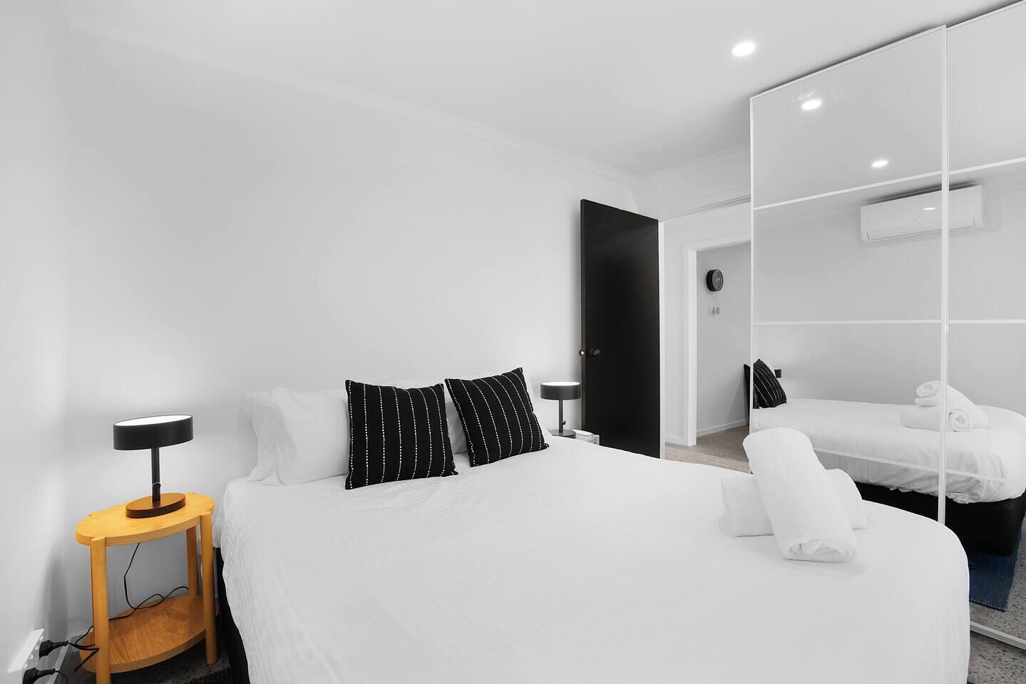 Desk, iron/ironing board, travel cot, WiFi