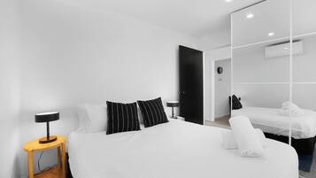 Desk, iron/ironing board, travel cot, WiFi