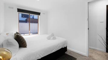 Desk, iron/ironing board, travel cot, WiFi