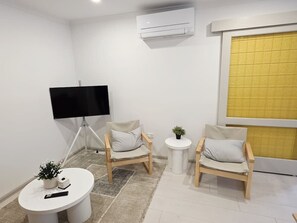 Interior - A Hamptons Inspired Hideaway (Sunshine North)