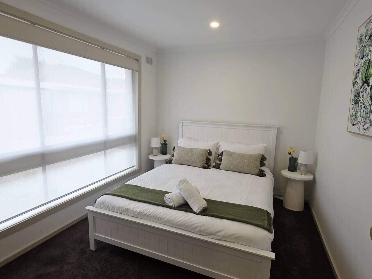 Bureau, fer et planche à repasser, lit parapluie, Wi-Fi