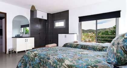 T4 Furnished & Comfortable A1- Your Family Haven for Warm Reunions