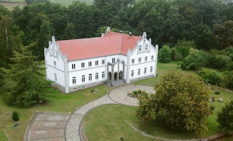 Exterior. Eich Sahl Apartment in Herrenhaus Levetzow