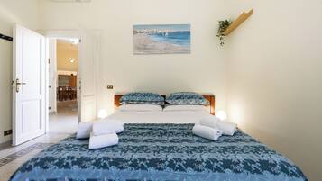 1 bedroom, iron/ironing board, internet, bed sheets