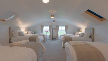 8 bedrooms, desk, iron/ironing board, WiFi