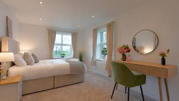 8 bedrooms, desk, iron/ironing board, WiFi