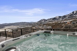 Outdoor spa tub - NEW! Easy East Village Ski Access | Hot Tub | 5BR (Daniel)