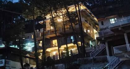 Valley View 1BHK near Solan, WiFi,Parking, Homestay for Couples, Workation Ready