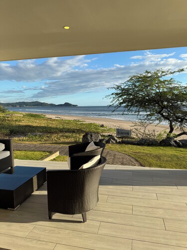 Hacienda Iguana Beachfront 3BR · Surf & Sunset