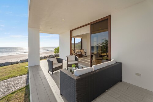 Hacienda Iguana Beachfront 3BR · Surf & Sunset