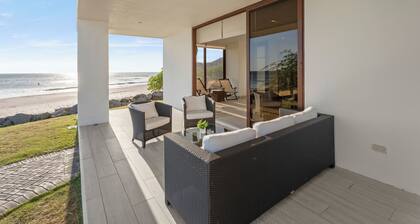 Hacienda Iguana Beachfront 3BR · Surf & Sunset