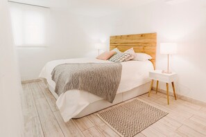 Iron/ironing board, WiFi, bed sheets - 'Loft Alameda Center' with Wi-Fi and Air Conditioning (Sevilla)