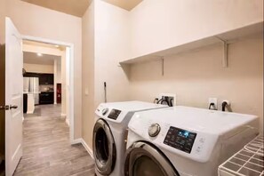 Interior - A Peaceful, Toddler-Ready 4BR Home Near Austin (Austin)