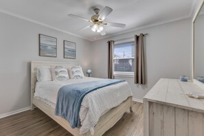 3 bedrooms, WiFi, bed sheets, wheelchair access - Good Tides Only - 2 Bedroom Condo with Community Pool (Carolina Beach)