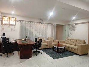 Quarto casal ou duplo luxo | Saguão