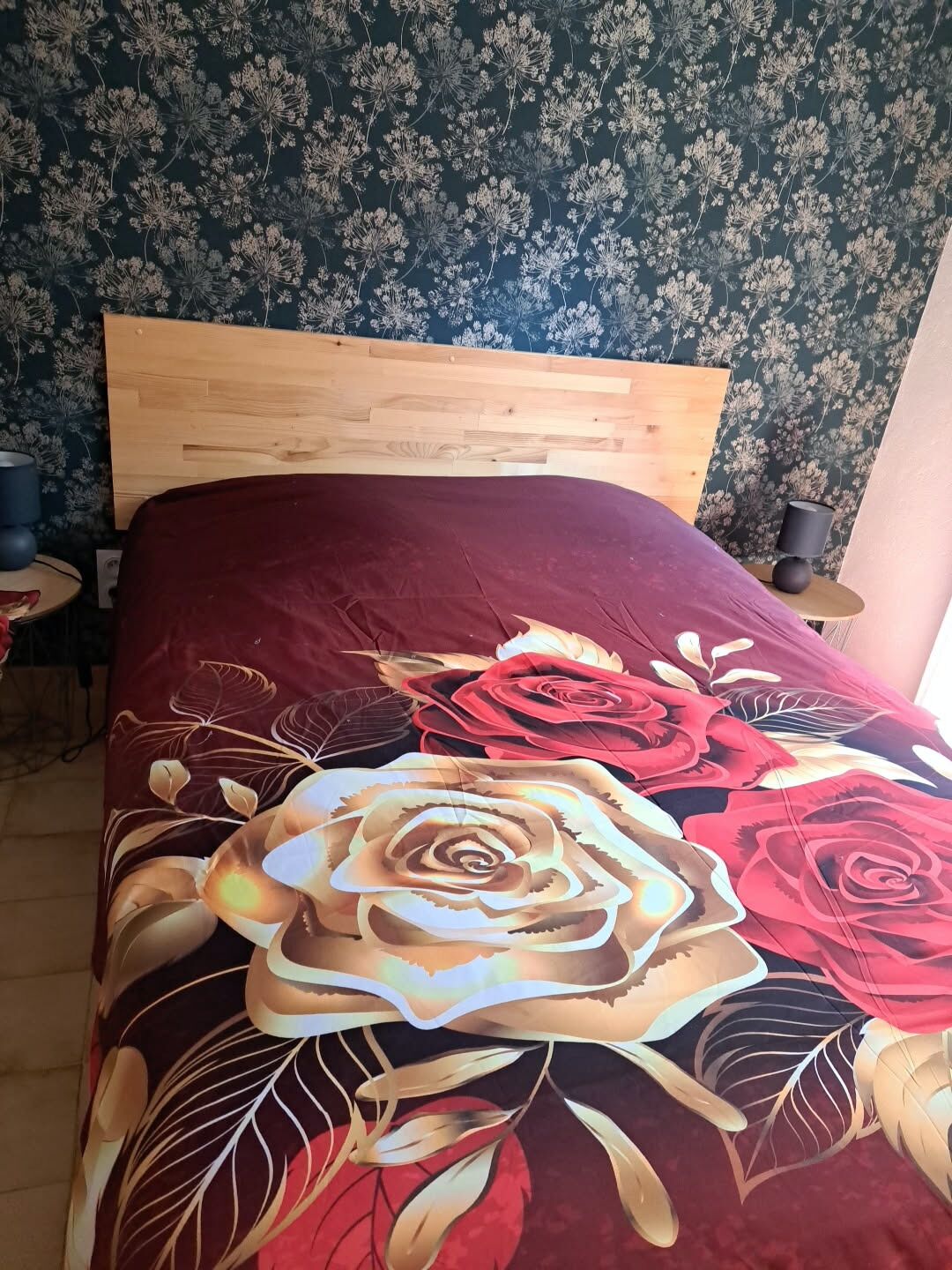 3 slaapkamers, een strijkplank/strijkijzer, wifi, beddengoed