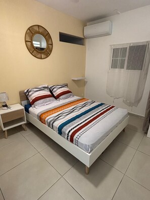 3 bedrooms, iron/ironing board, WiFi, bed sheets - Comfortable new villa with large swimming pool - 3 air-conditioned bedrooms (Le Moule)