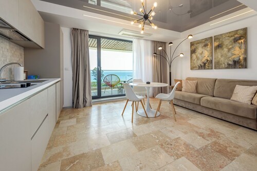 2-bedroom apartment in charming Olimp with AC and comfort