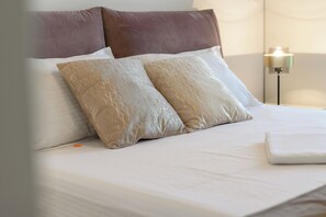 2 bedrooms, iron/ironing board, WiFi, bed sheets - 2-bedroom apartment in charming Olimp with AC and comfort (Olimp)