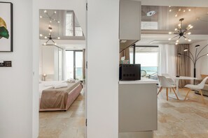 2 chambres, fer et planche à repasser, Wi-Fi, draps fournis