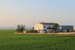 Exterior - Country House 'Masia Llambrich Bomba' with Shared Pool, Wi-Fi and Air Conditioning (Deltebre)