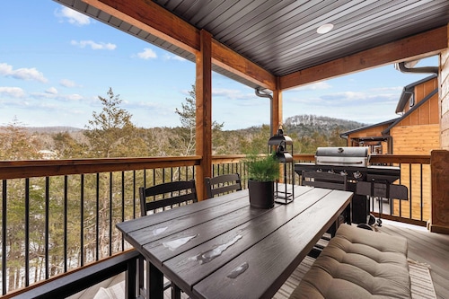 Timber Creek Retreat Hot Tub