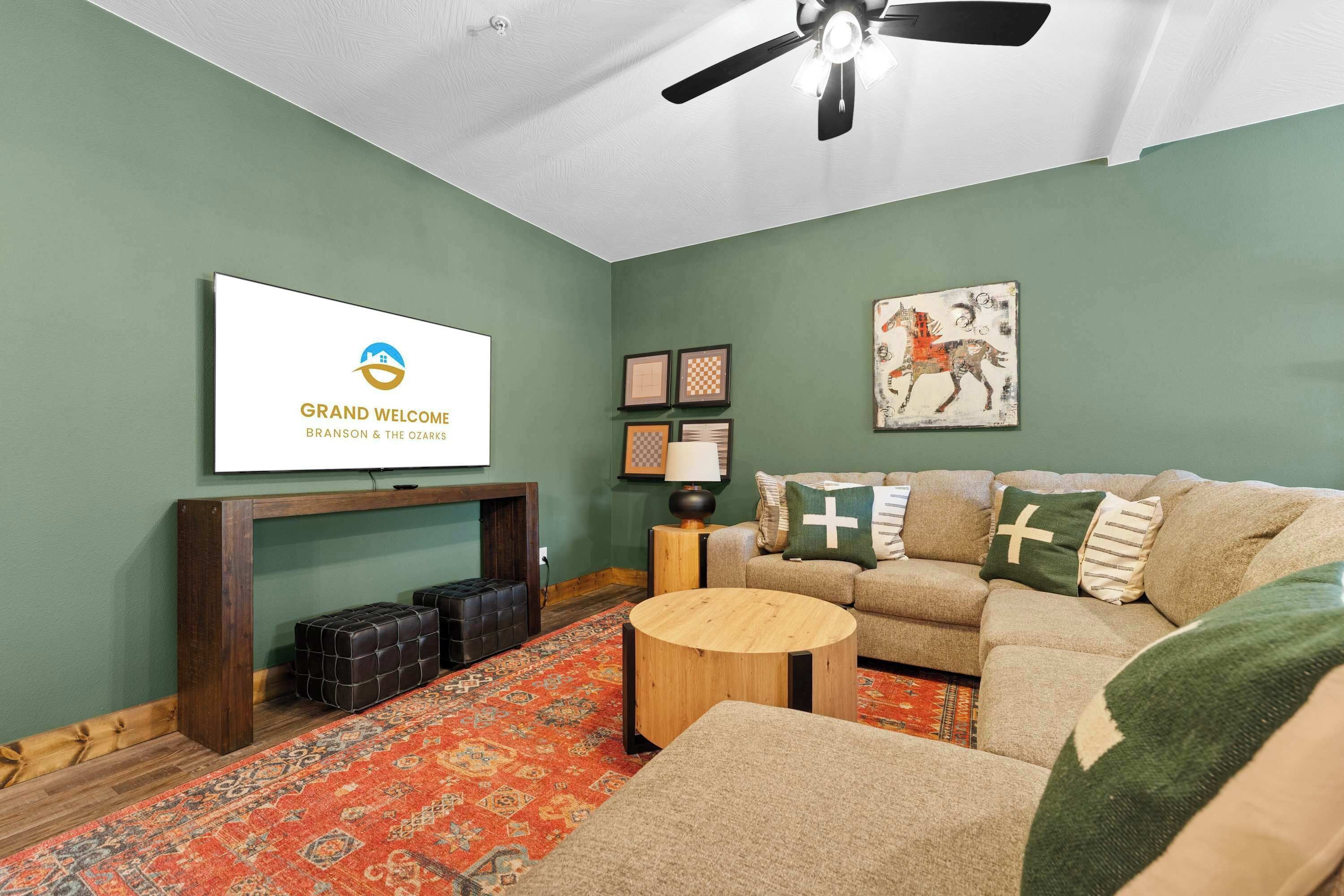 Cabane, plusieurs lits, bain à remous, vue montagne (Timber Creek Retreat) | Coin séjour