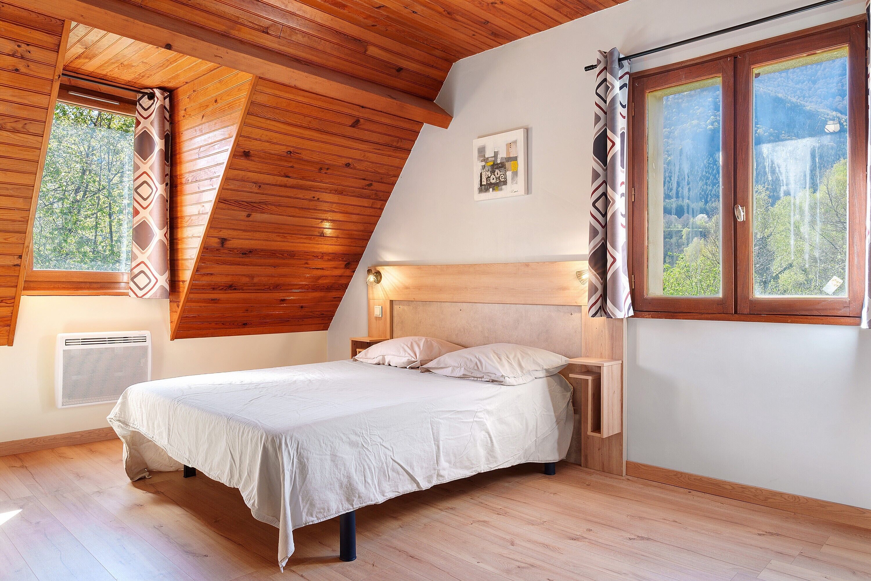 3 bedrooms, iron/ironing board, WiFi