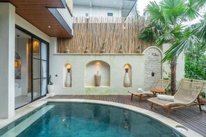 Outdoor pool - Maha Villa Ubud  (Sukawati)