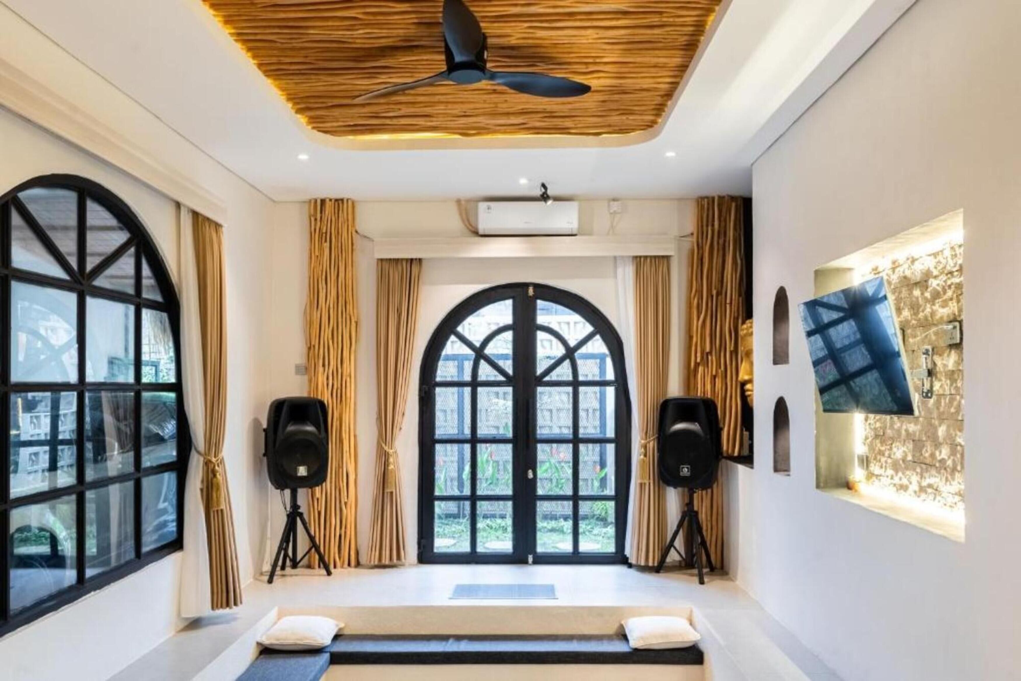 Villa Deluxe, patio, vue piscine | Minibar, draps fournis