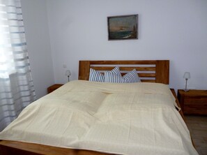 3 chambres, fer et planche à repasser, Wi-Fi, draps fournis