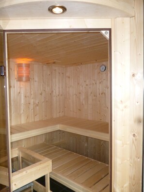 Sauna - "Ankerhaus" with Sauna, Fireplace, Garden, and Private Terrace (Karlshagen)