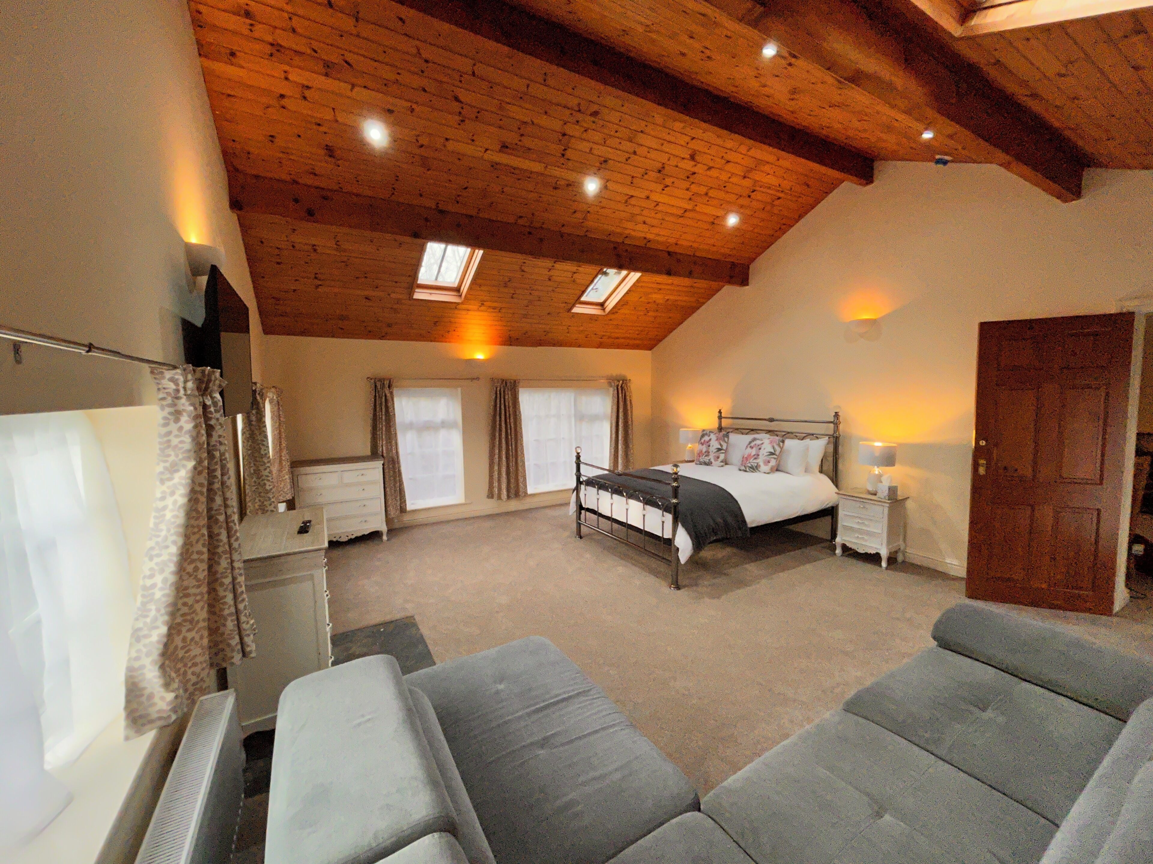 Cottage, Patio, Courtyard View | Iron/ironing board, free WiFi