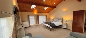 ดีนเดล สเตย์ส