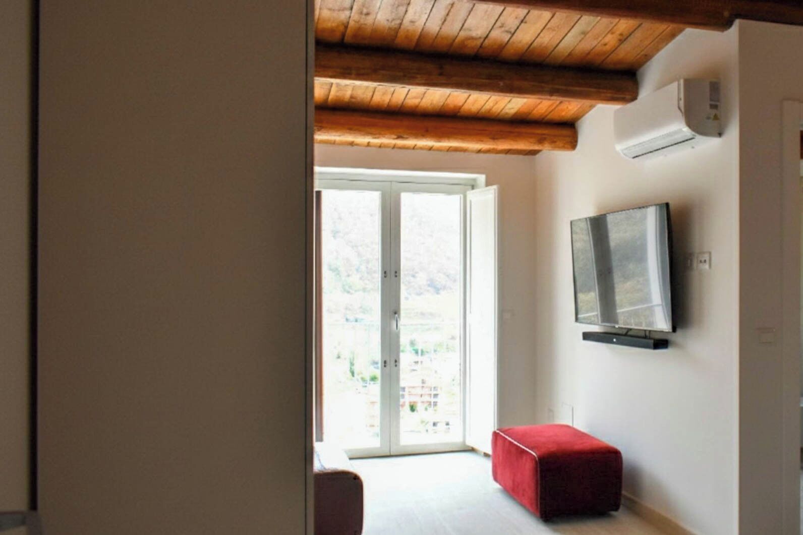 Apartment, Balcony | Living area