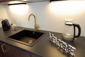 Classic Apartment, Balcony, Tower | Private kitchen