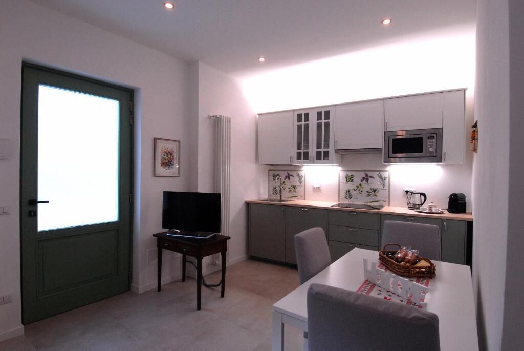 Klassiek appartement, uitzicht op de binnenplaats | Dineren