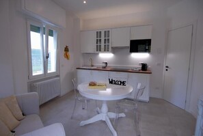 Classic Apartment, Garden View | Interior - Le Case di Elena (Gignese)