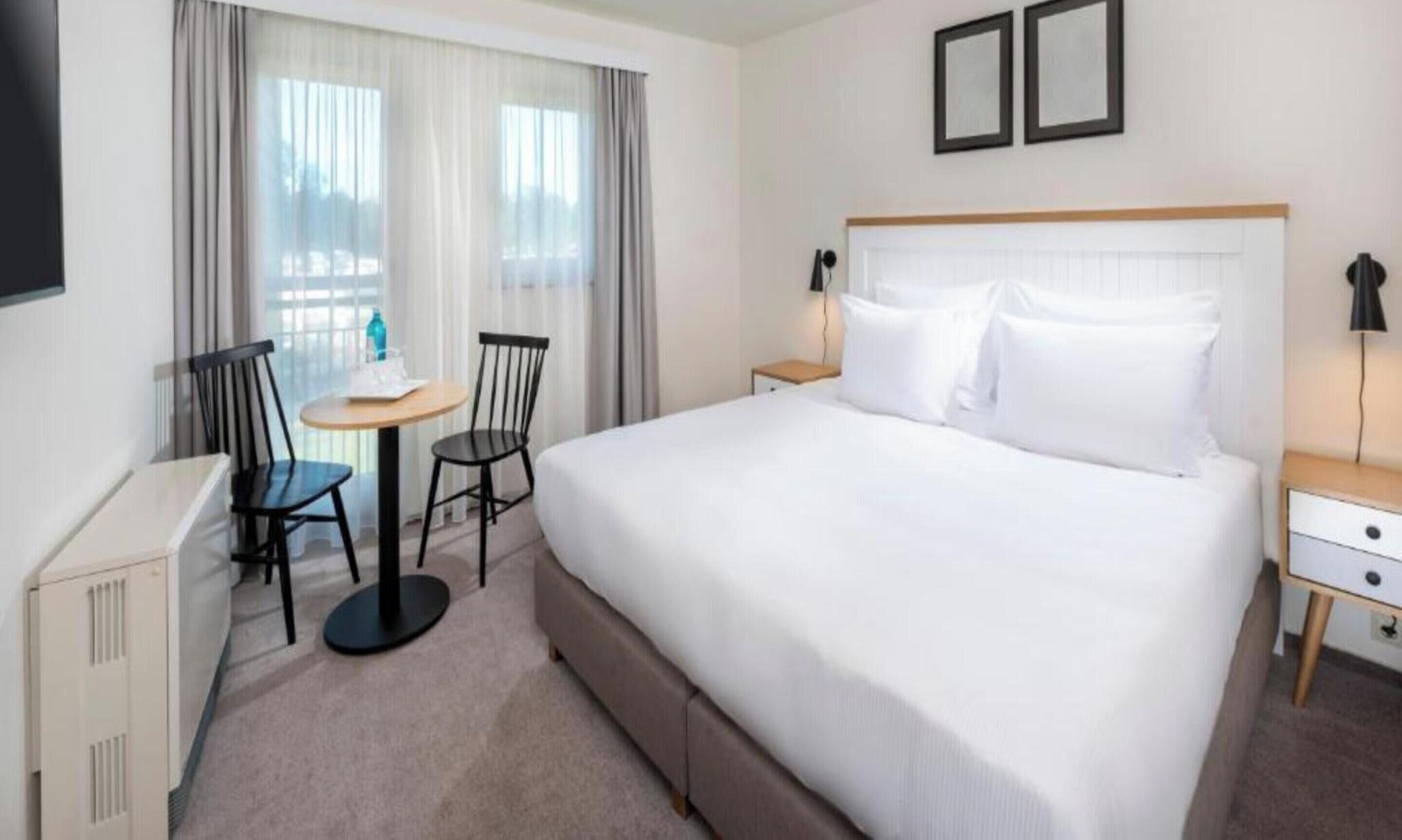 1 bedroom, individually furnished