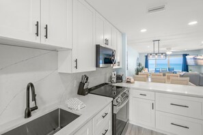 Fridge, microwave, oven, stovetop - Coastal Comfort with Gulf-Front Views (Sarasota)