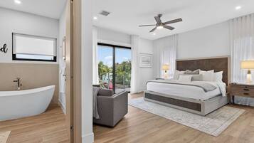 Casa, varias camas, acceso a la alberca, vista al jardín (Tarpon River Enclave) | 5 habitaciones, escritorio y espacio para trabajar con laptop
