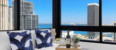 2 makuuhuonetta, silitysrauta/-lauta, vauvan matkasänky, Wi-Fi