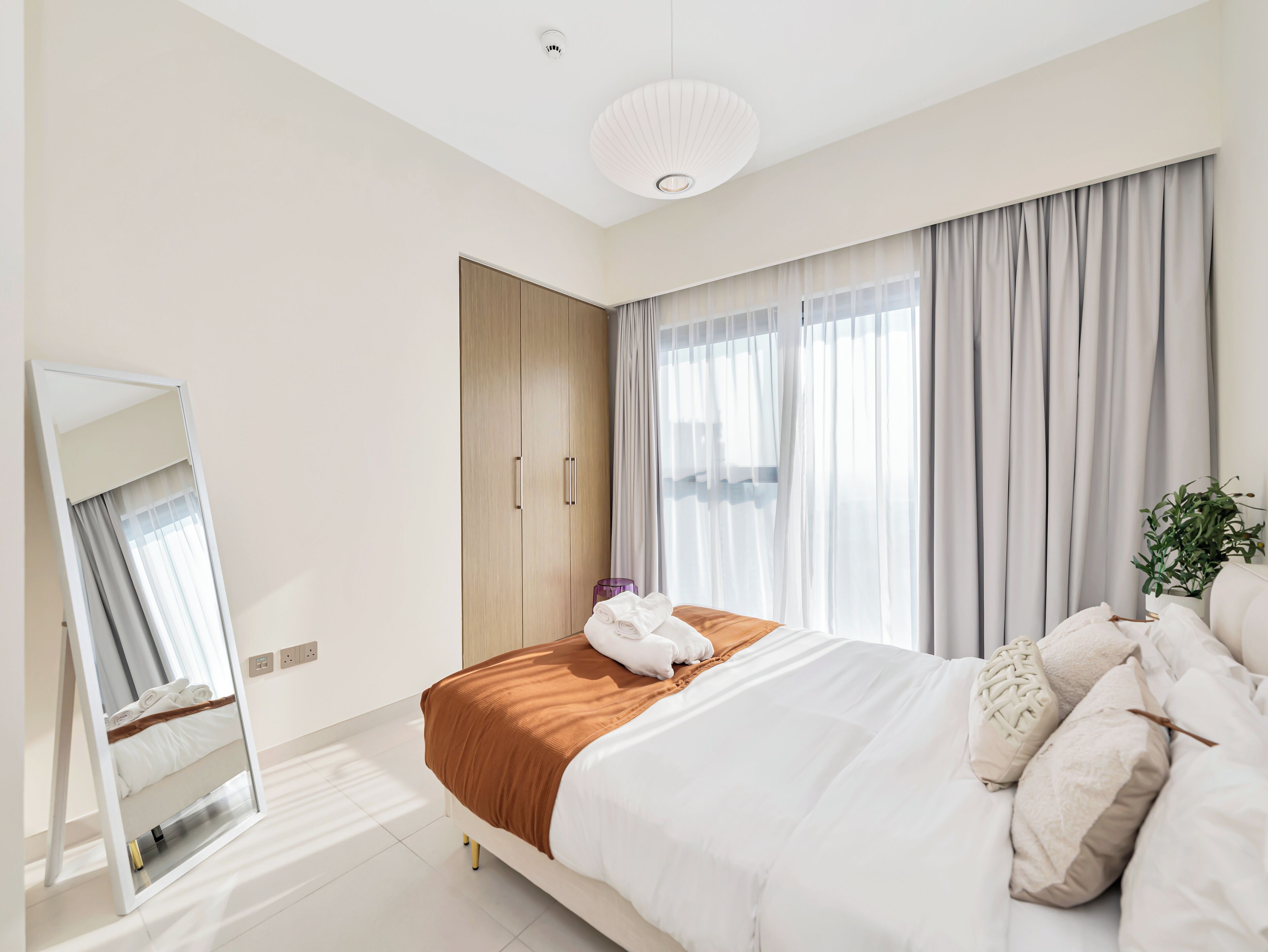 Luxury Apartment, 4 Bedrooms, Balcony, City View | Desk, laptop workspace, iron/ironing board, free WiFi