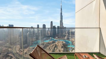 Luxe appartement, 4 slaapkamers, balkon, uitzicht op de stad | Terrein van de accommodatie