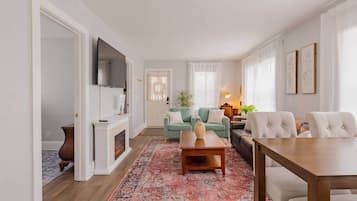 Télévision, cheminée