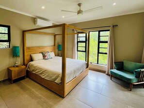 3 bedrooms, iron/ironing board, internet, bed sheets