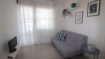 Apartment, 1 Bedroom, Terrace, Garden View | Living room