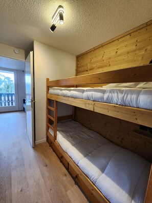 Room - Nice Apt for 4 pers near the slopes (Morillon)